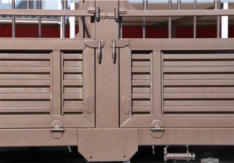 Faw J6P 460hp 8x4 Fence Cargo Truck for Cargo Transport