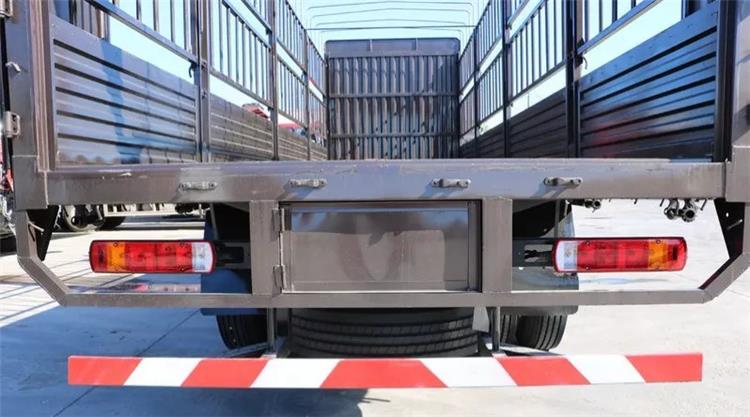 Faw J6P 460hp 8x4 Fence Cargo Truck for Cargo Transport