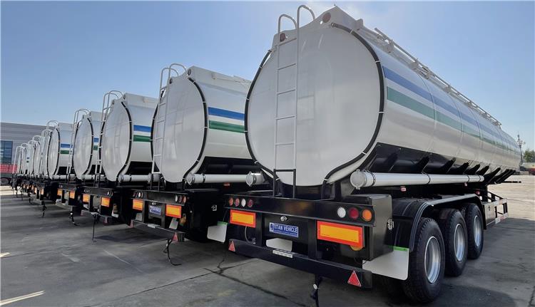 Tri Axle 45000 Liters Fuel Tanker Trailer for Sale Price